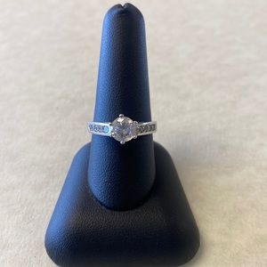 Sterling silver 925 cz ring size 9.0